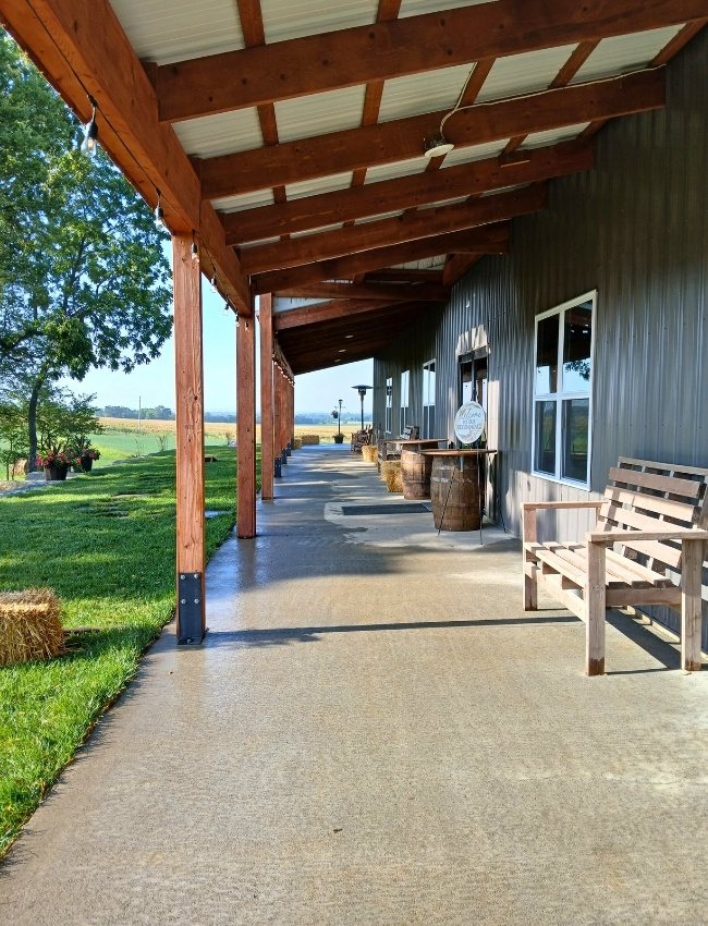 Spacious venue outside area. 